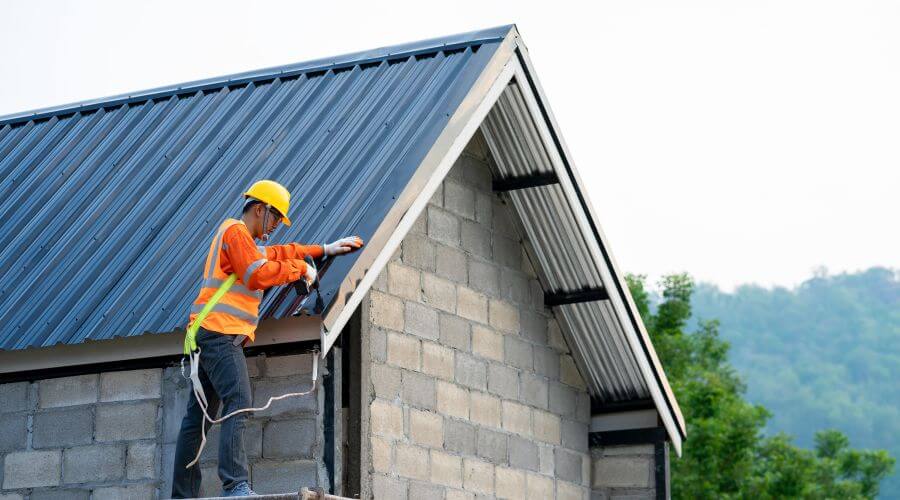 Professional gutter cleaning in Malvern, PA